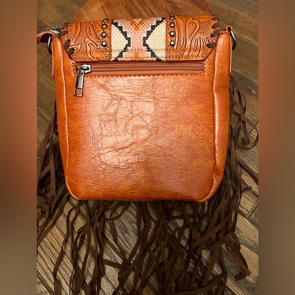Western boho fringe tapestry crossbody - Picture 2 of 6
